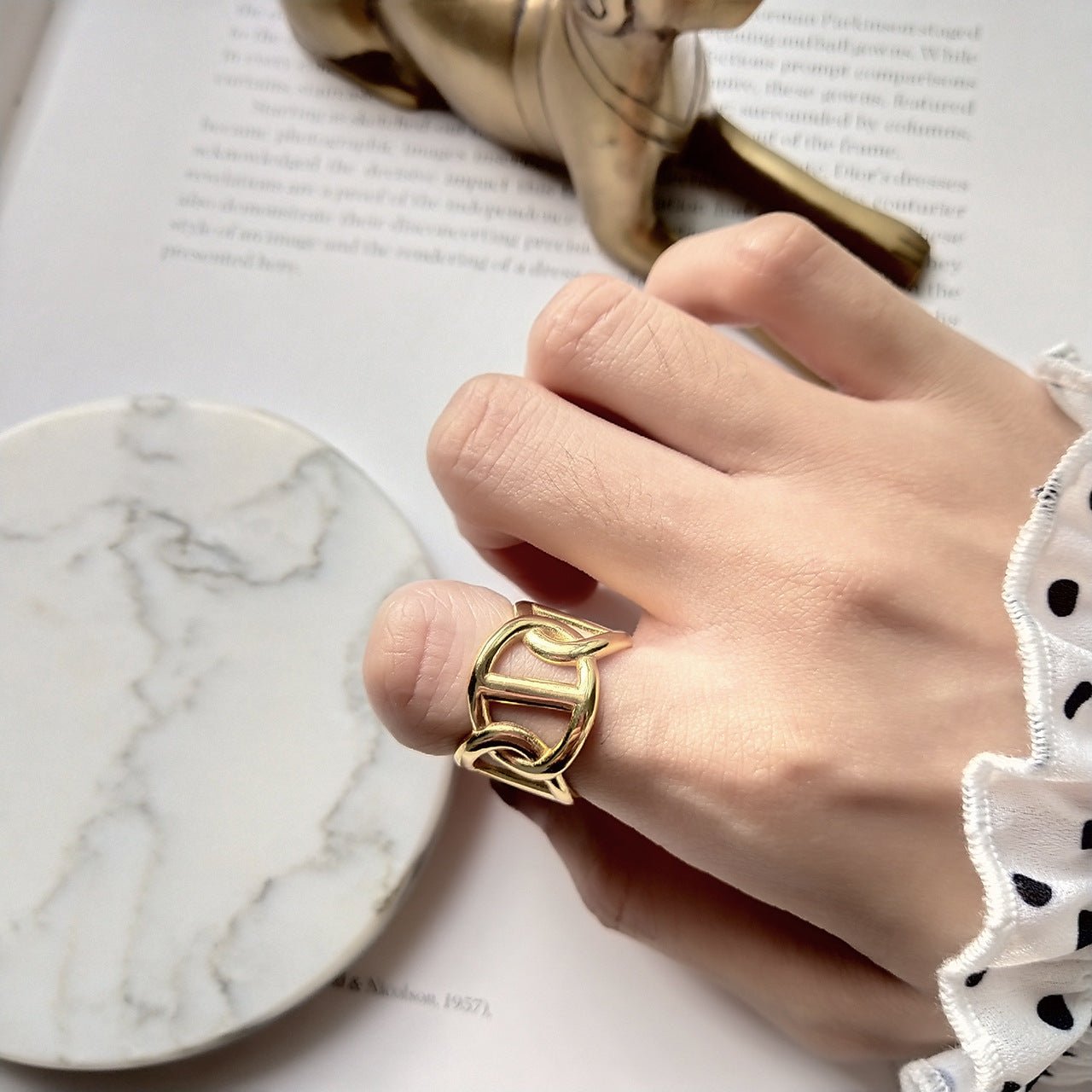 Gold Linked Ring - LOMEO