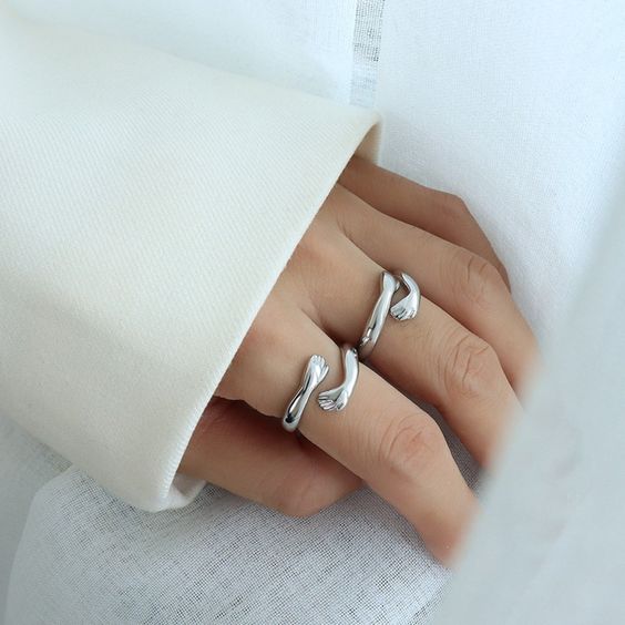 Love Hug Ring/愛のハグリング - LOMEO
