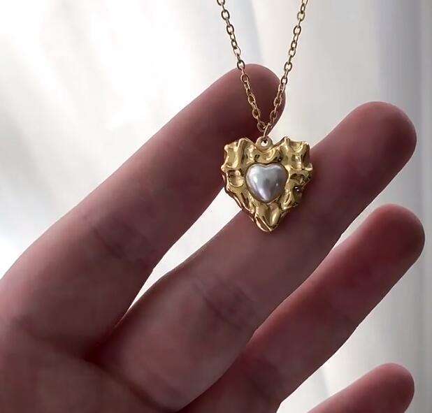 ビンテージ風ハートパールペンダントネックレス - LOMEO