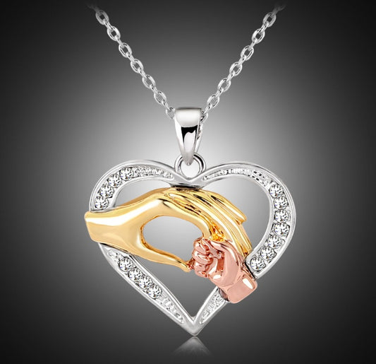 プチプラアクセサリー愛と絆を象徴するハートモチーフ