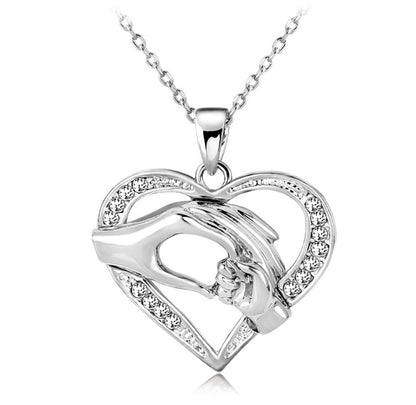 プチプラアクセサリー愛と絆を象徴するハートモチーフ