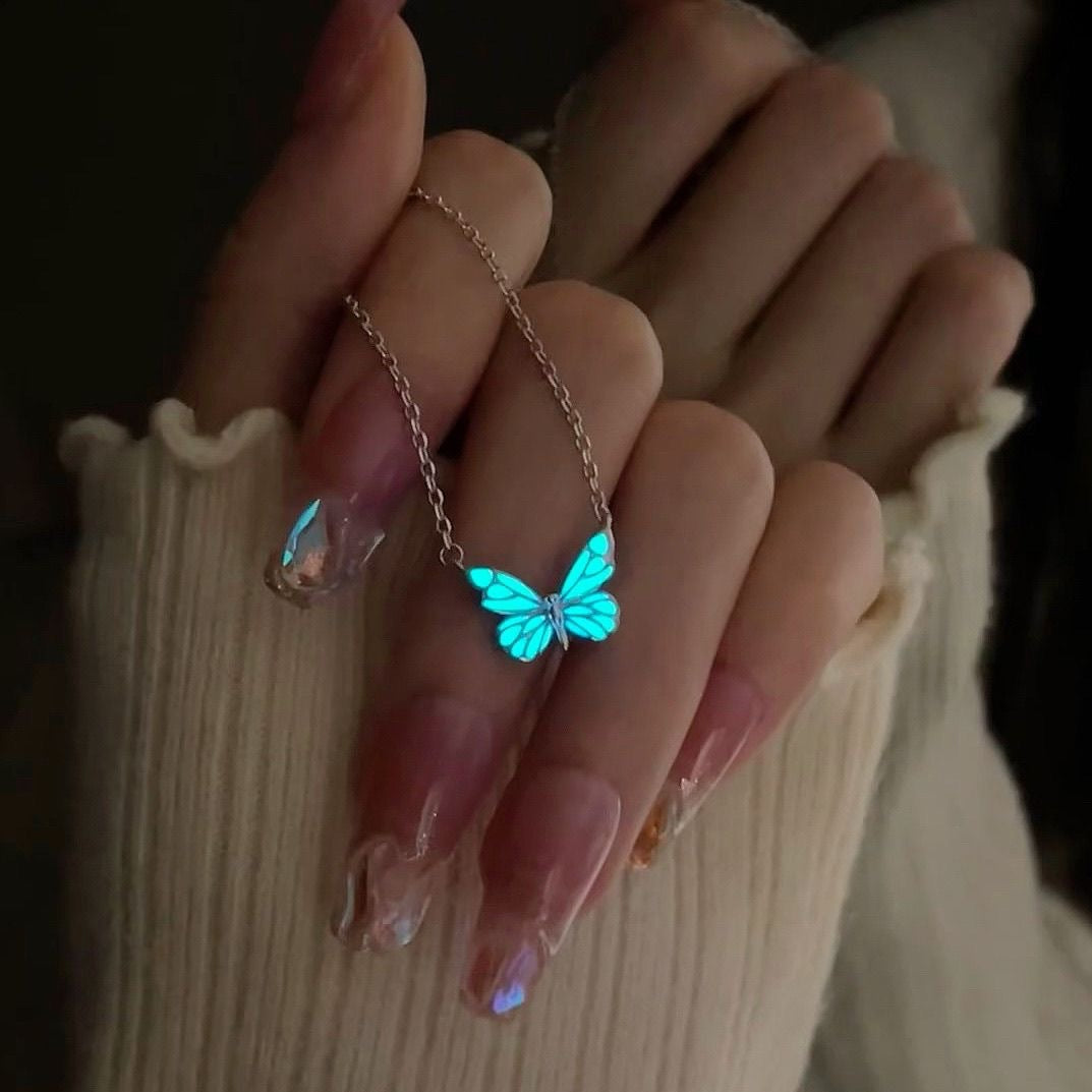 プチプラアクセサリーGlow Butterfly｜光るブルーバタフライ