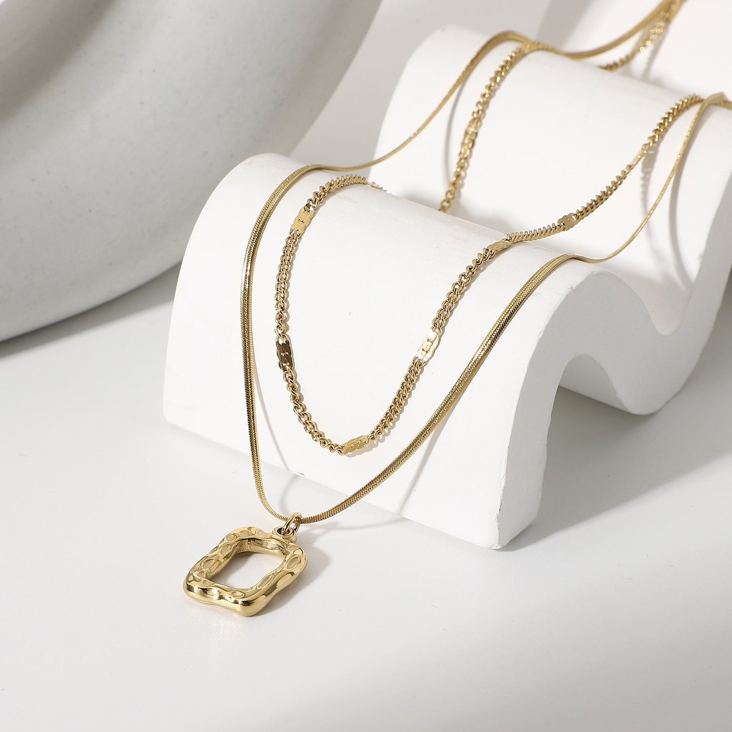 Double Hammered Hollow Square Pendant Necklace - LOMEO