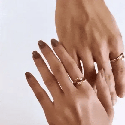 Love Hug Ring/愛のハグリング - LOMEO