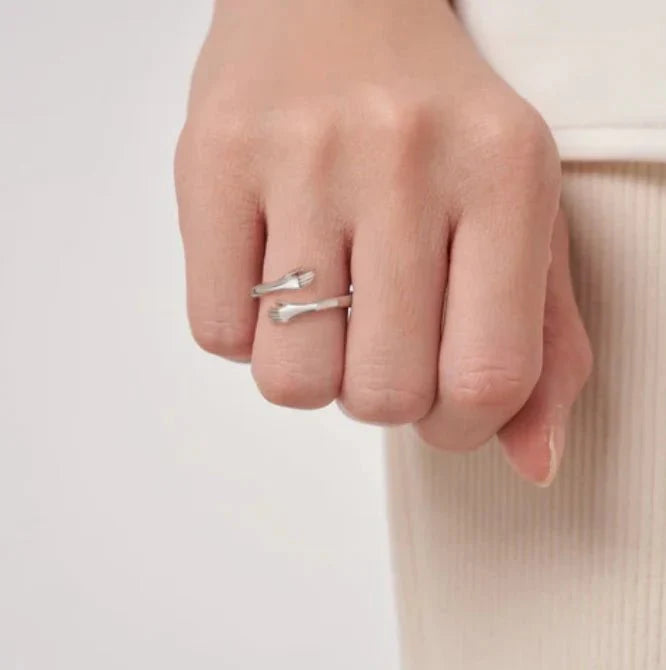 Love Hug Ring/愛のハグリング - LOMEO