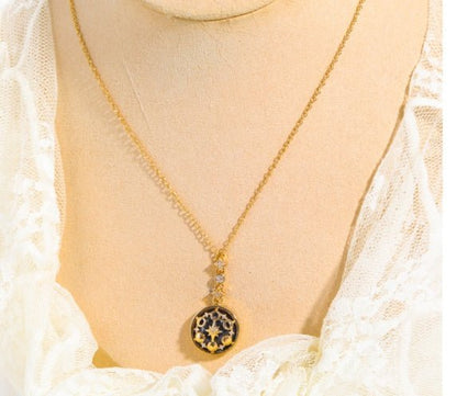 ナチュラルストーン ムーンフェーズ ペンダントネックレス - LOMEO